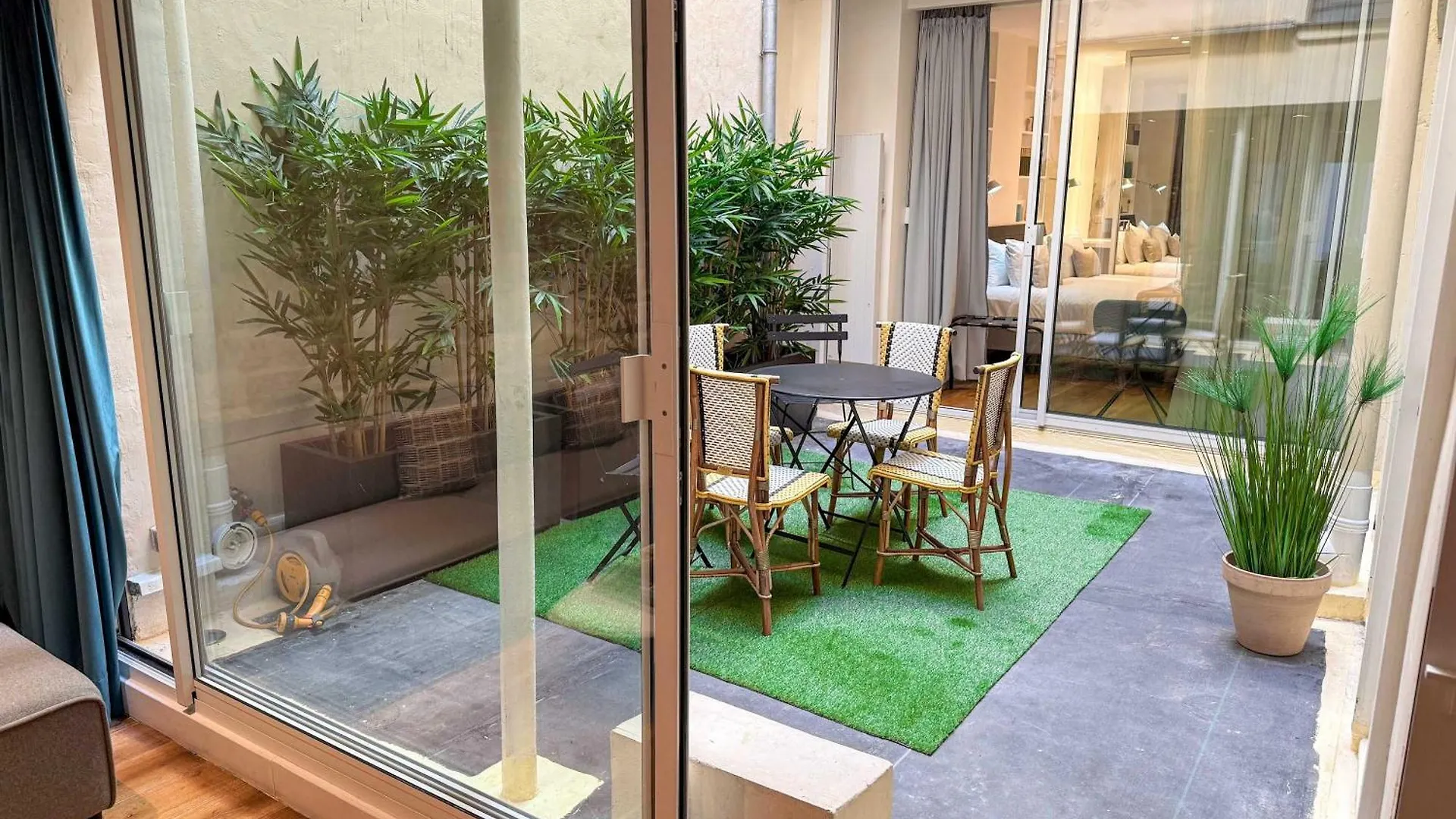 Apartment Jardin Prive - Gorgeous 3 Bed House In Le Marais Paris